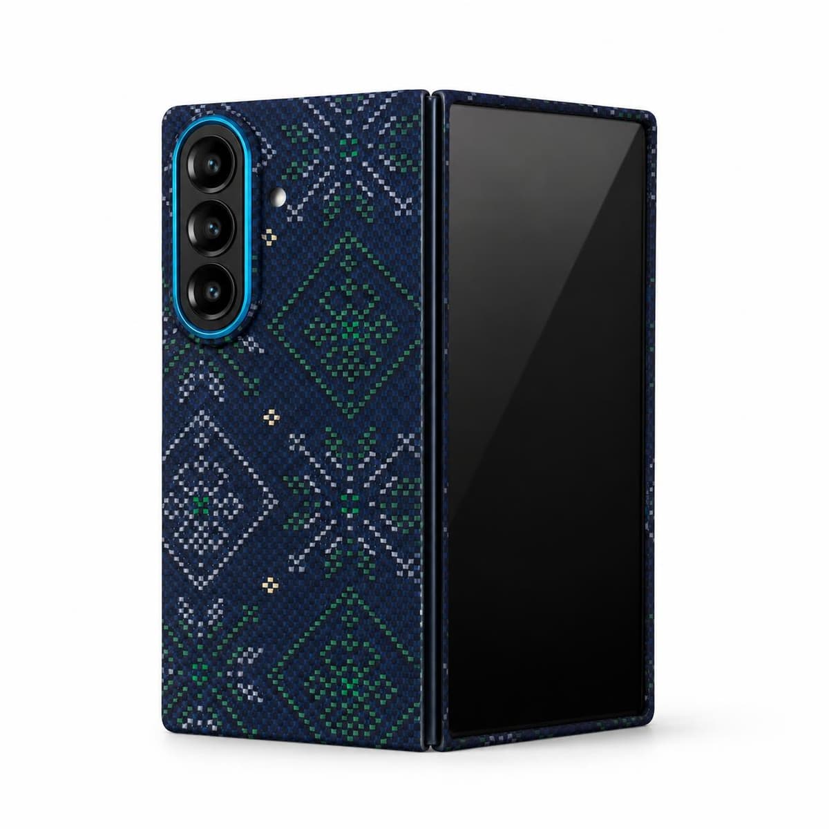 كفر كاربون فايبر Galaxy Z Fold8 Ultra نقشة هندسية زرقاء وخضراء — على الجهاز